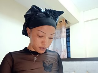BeautifulGia's Live Webcam
