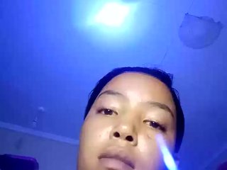 BeautifulGia's Live Webcam