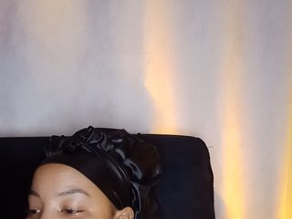 BeautifulGia's Live Webcam