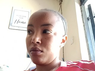 BeautifulGia's Live Webcam
