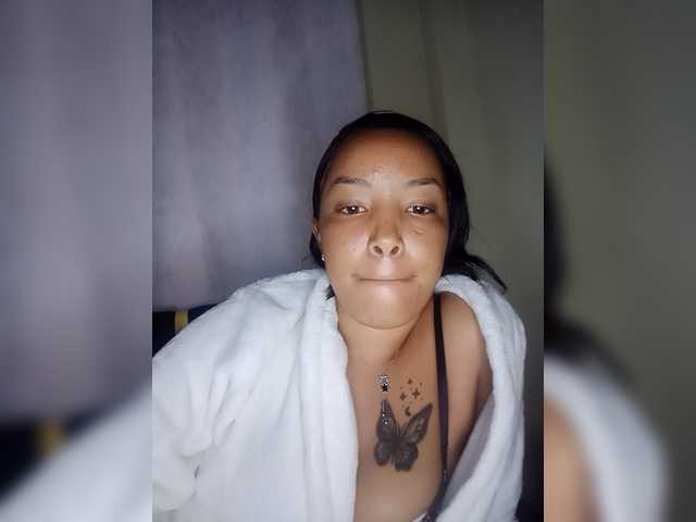 BeautifulGia live cam on BongaCams