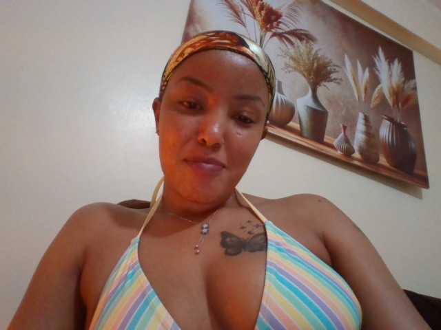 BeautifulGia live cam on BongaCams