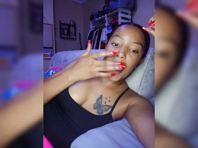 BeautifulGia webcam