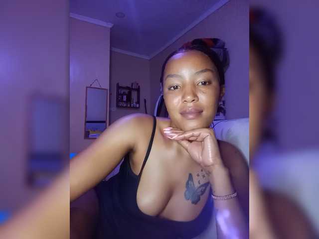 le modèle BeautifulGia est en webcam porno dans un show sur le site bongacams, il possède les tags suivants: Ebony,Brunette,Shaved