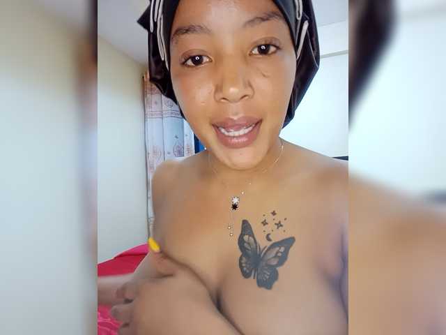 BeautifulGia live cam on BongaCams