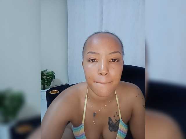 BeautifulGia live cam on BongaCams