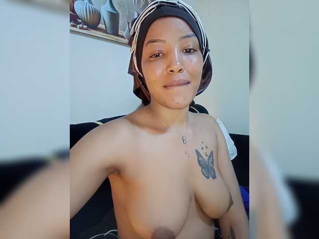 BeautifulGia live cam on BongaCams