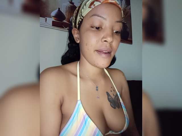 BeautifulGia live cam on BongaCams