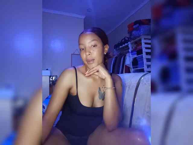 BeautifulGia webcam
