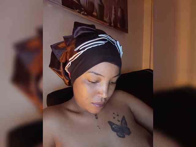 BeautifulGia webcam