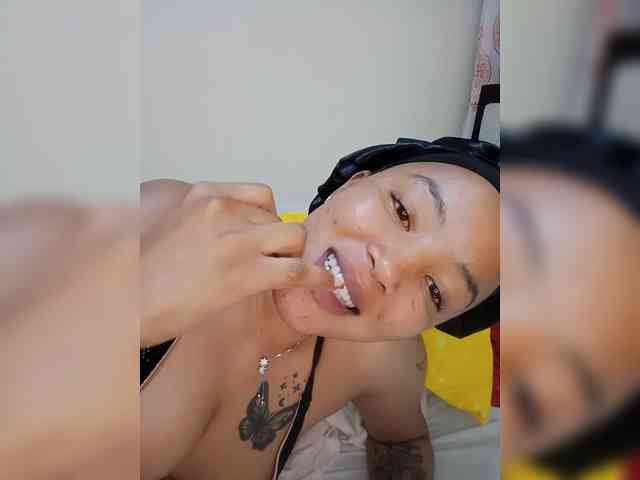 BeautifulGia webcam