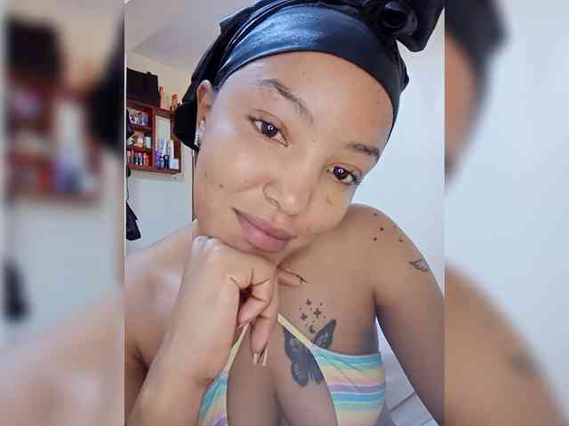 BeautifulGia webcam