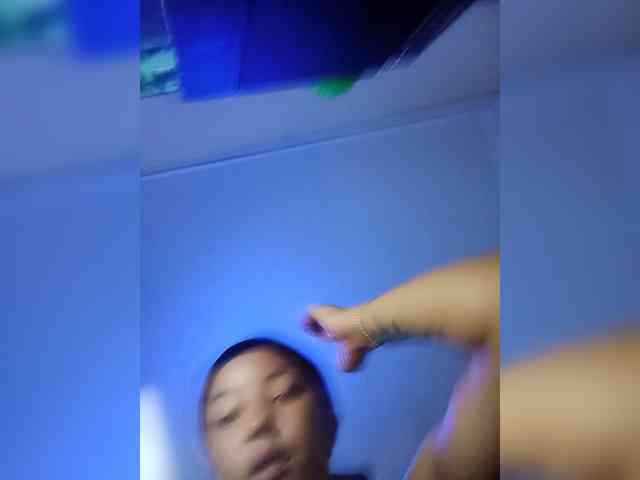 BeautifulGia webcam