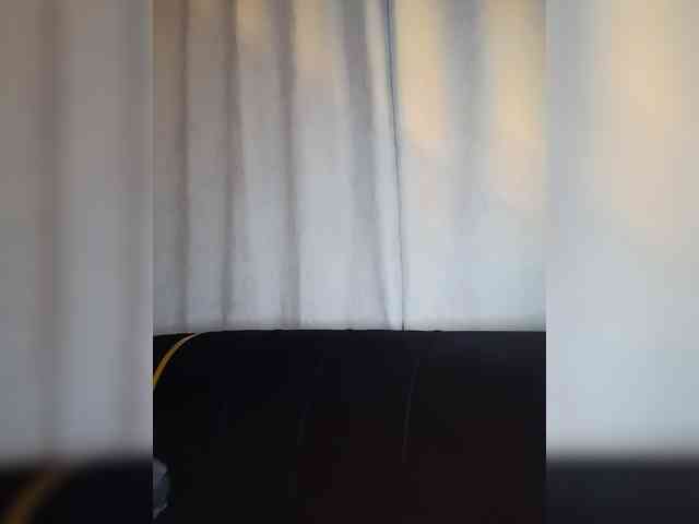 BeautifulGia webcam