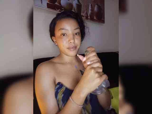 BeautifulGia webcam