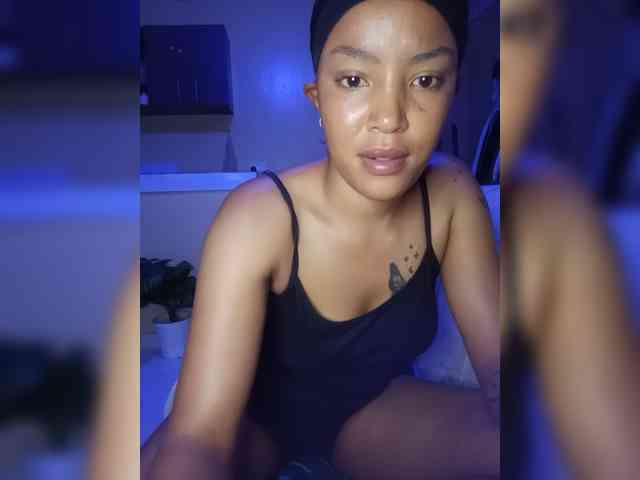 BeautifulGia webcam