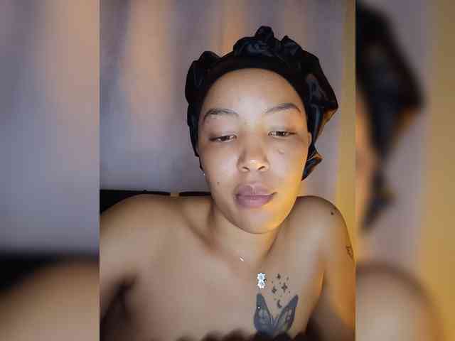 BeautifulGia webcam