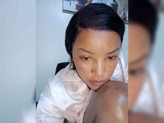 BeautifulGia webcam