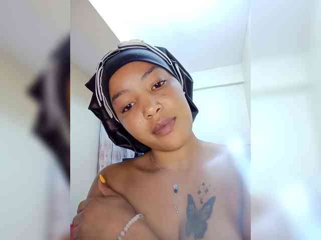 BeautifulGia webcam