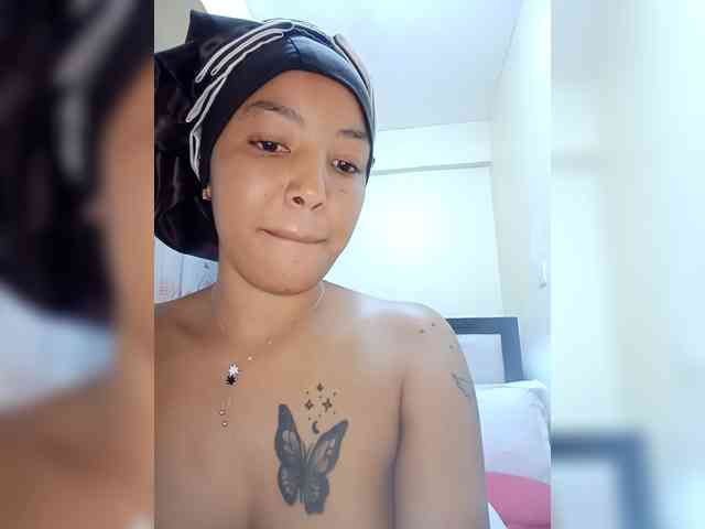 BeautifulGia webcam