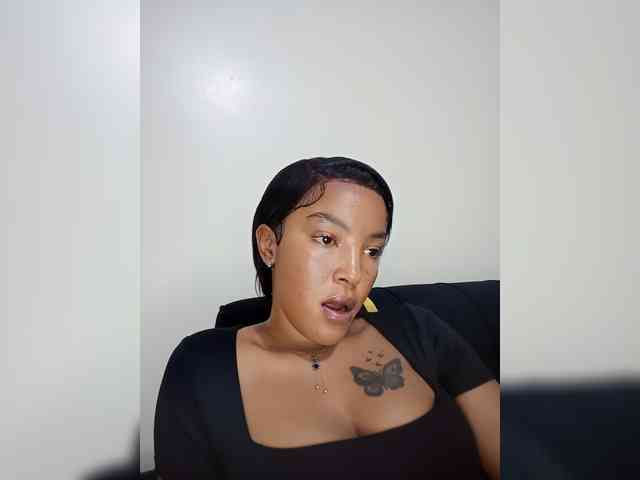 BeautifulGia webcam