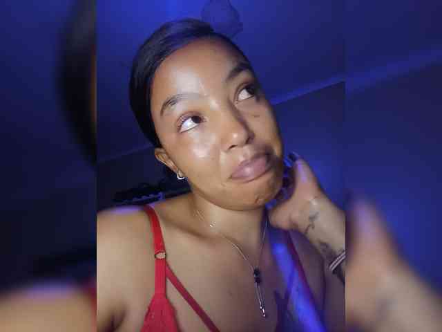BeautifulGia webcam