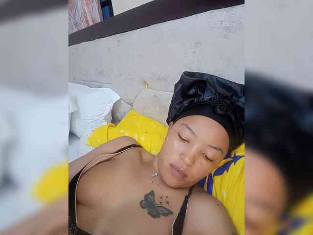 BeautifulGia webcam