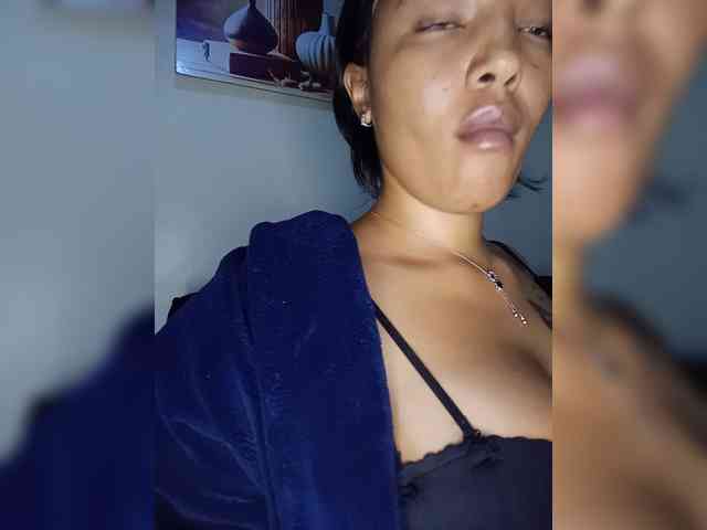 BeautifulGia webcam