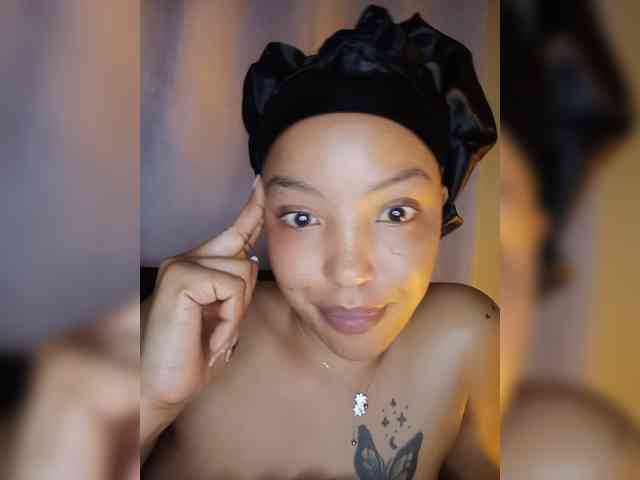 BeautifulGia webcam