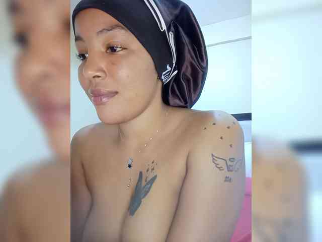 BeautifulGia webcam