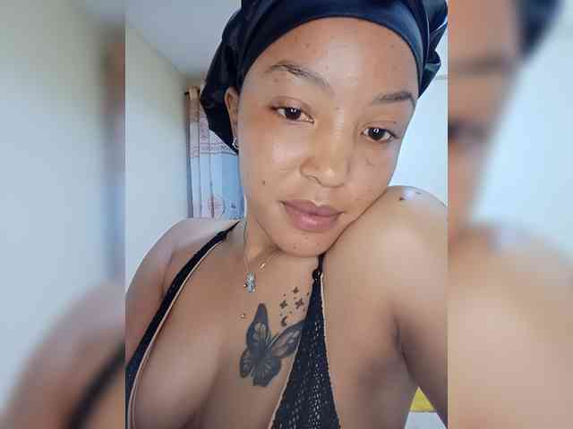 BeautifulGia webcam