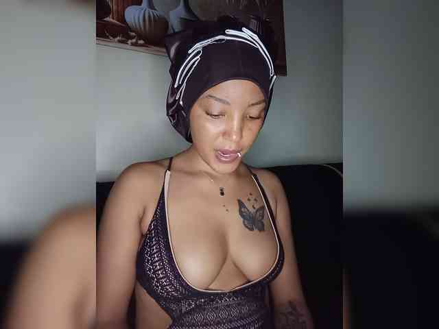 BeautifulGia webcam