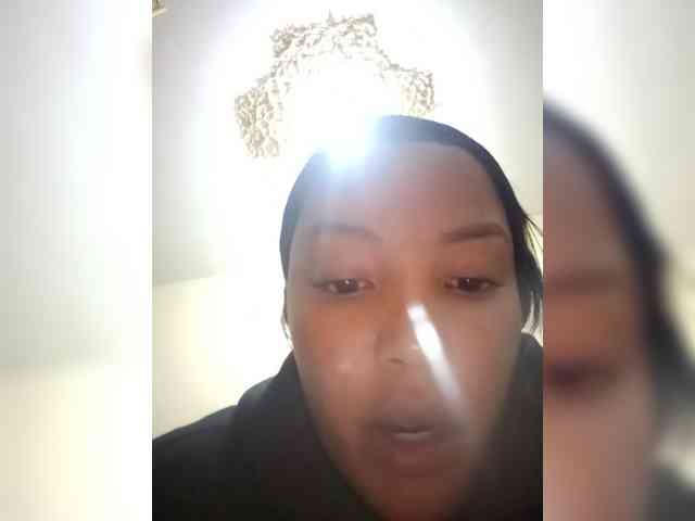 BeautifulGia webcam
