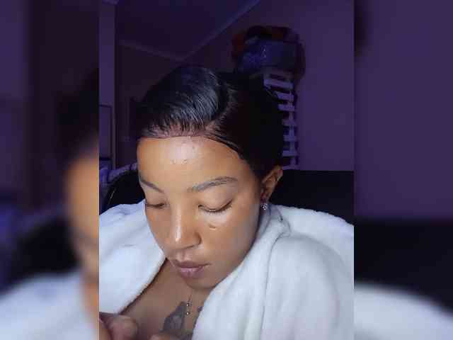 BeautifulGia webcam