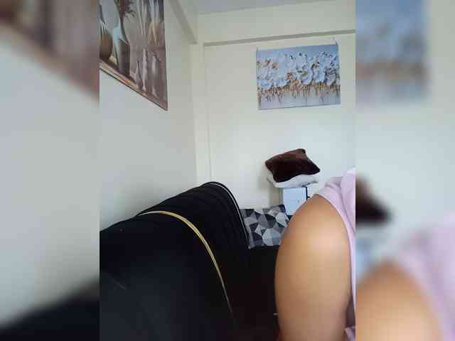 BeautifulGia webcam