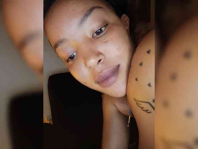 BeautifulGia webcam