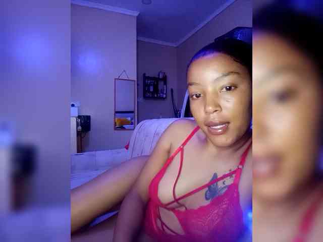 BeautifulGia webcam