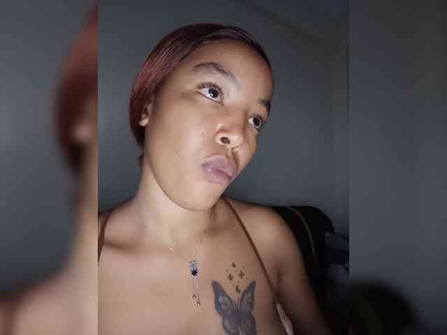 BeautifulGia webcam