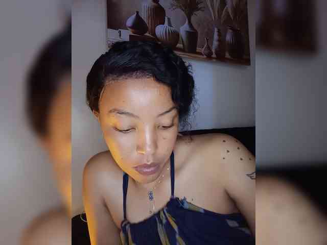 BeautifulGia webcam
