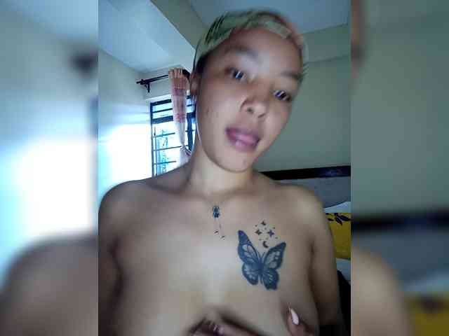 BeautifulGia webcam