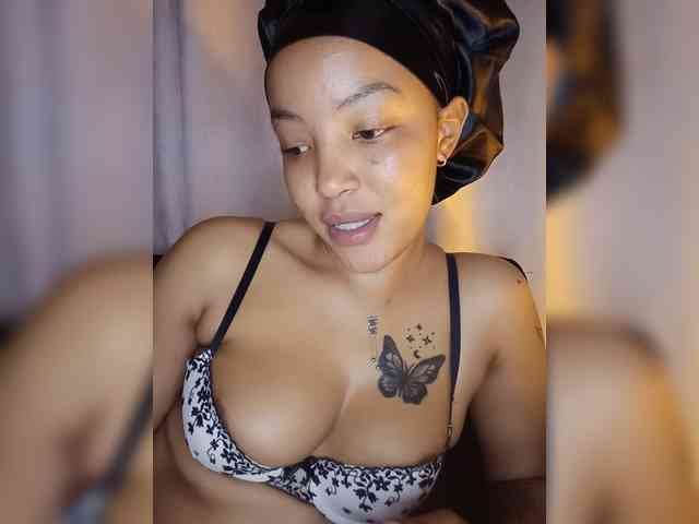 BeautifulGia webcam