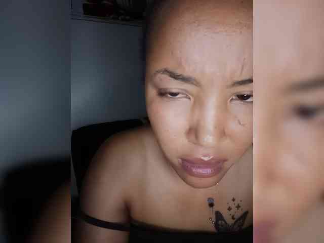 BeautifulGia webcam