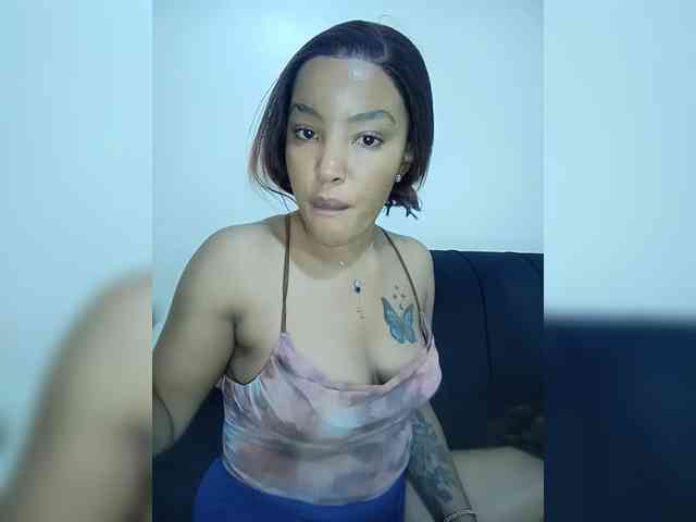 BeautifulGia webcam