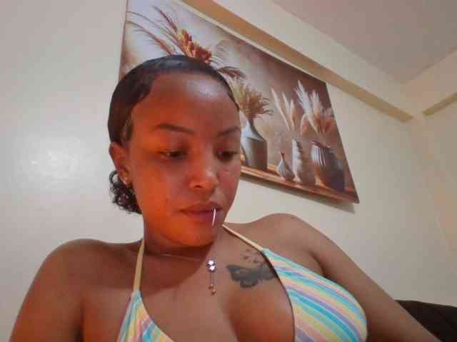 BeautifulGia webcam