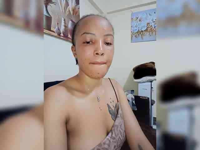 BeautifulGia webcam