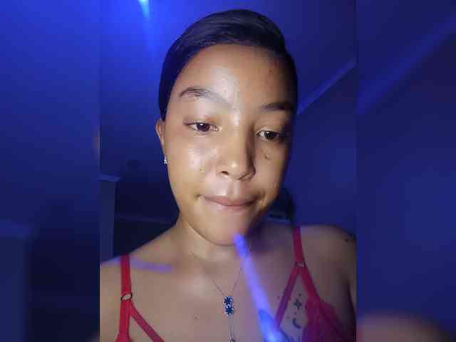 BeautifulGia webcam