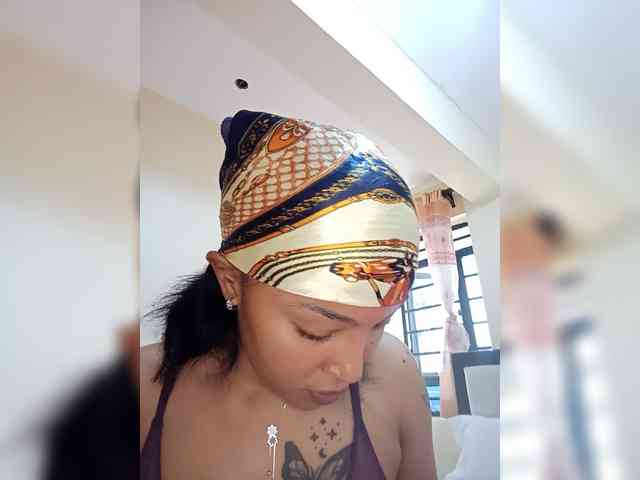 BeautifulGia webcam