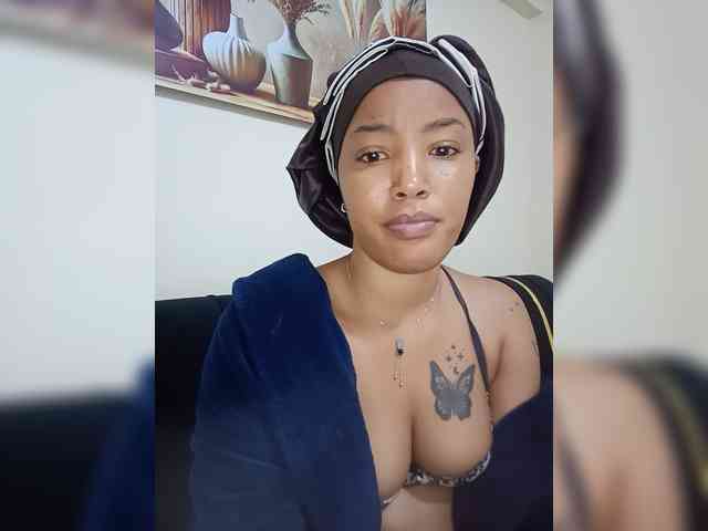 BeautifulGia webcam