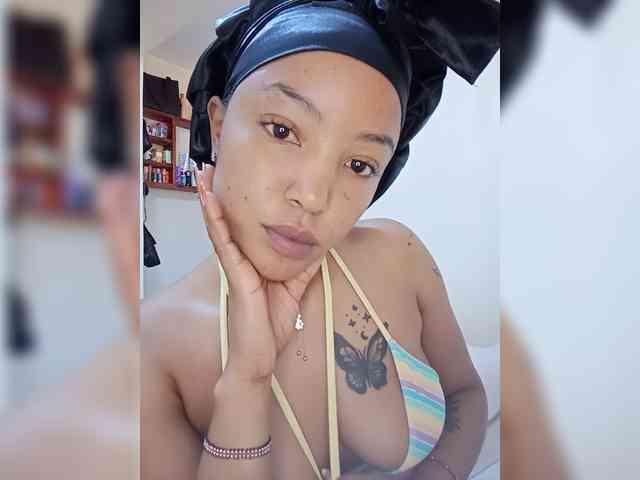 BeautifulGia webcam