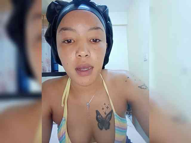 BeautifulGia webcam